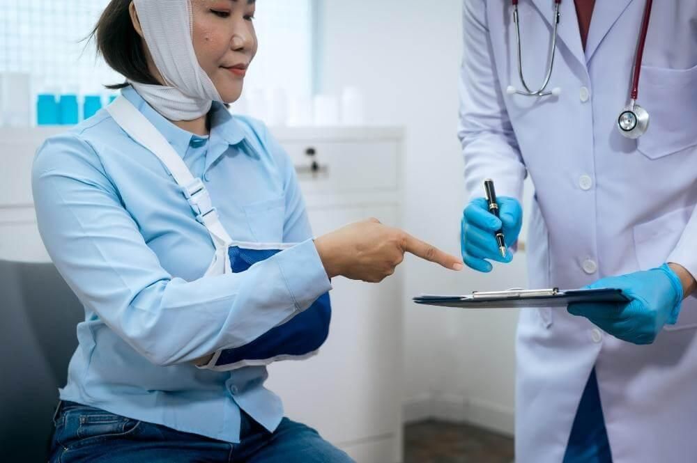 Woman holding a clipboard in a doctor's